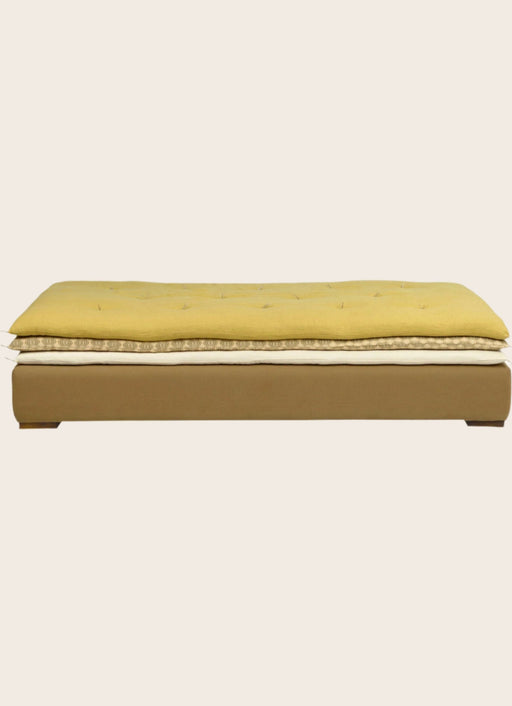 Divan avec 3 matelas avec différents tissus