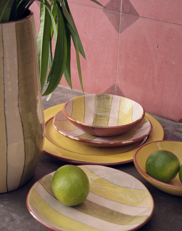 Ensemble de coupelles et assiettes Amalfi en terre cuite