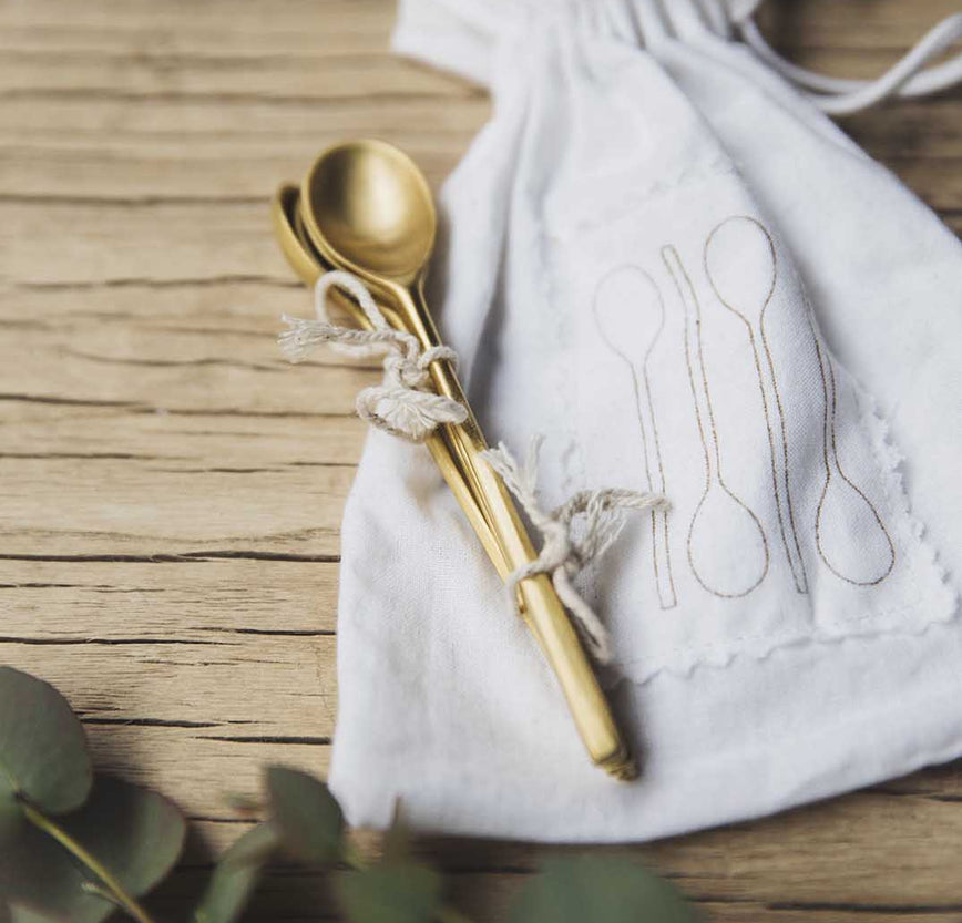 Lot de petites cuillère à café en laiton