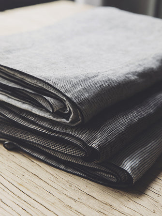 Présentation des 3 modèles de la nappe en lin fil à fil à motifs