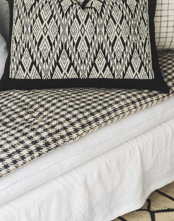 Sofa cover pied de poule