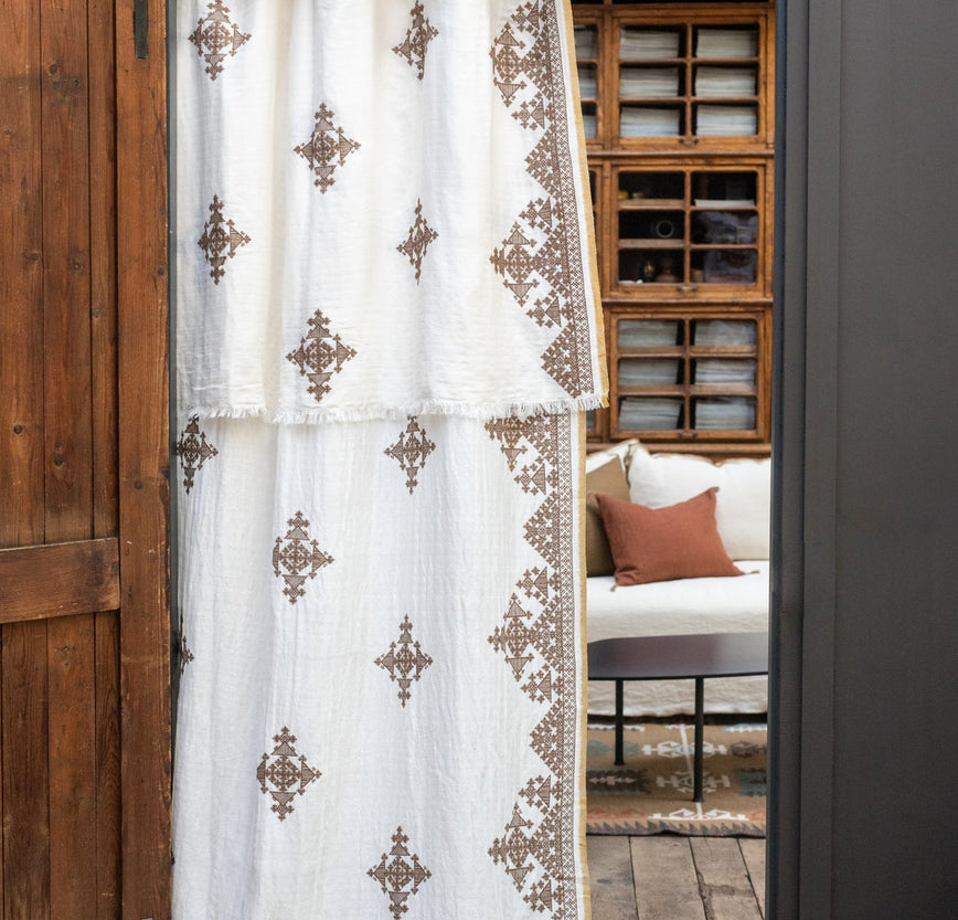 Rideau Dafi en coton, bambou et lin à motifs inspirés du point de Fès de la tradition marocaine