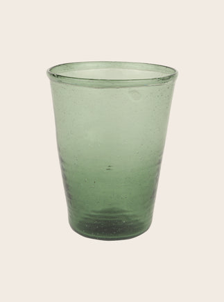Détail du gobelet Hera en verre soufflé