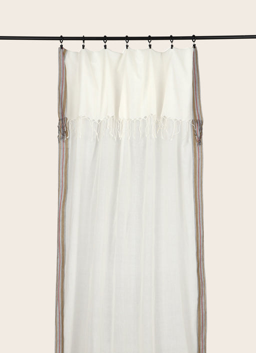 Sivi Curtain