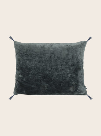 Housse de coussin en velour de lin et détails pompons Vellino