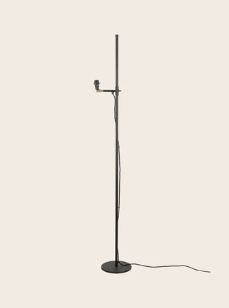 Pied de lampadaire Ko noir avec hauteur ajustable