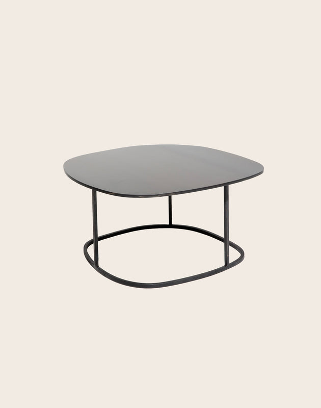 Table Basse Ame en acier brut noir fabriquée artisanalement