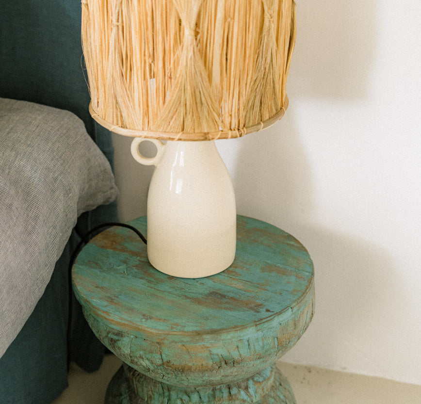 Luminaire : lampe à poser avec abat-jour en bambou pour une décoration originale