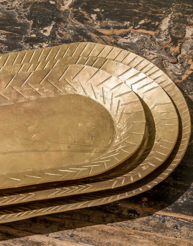 Set de 3 plateaux Dana en laiton massif doré et leur motif gravés à la main
