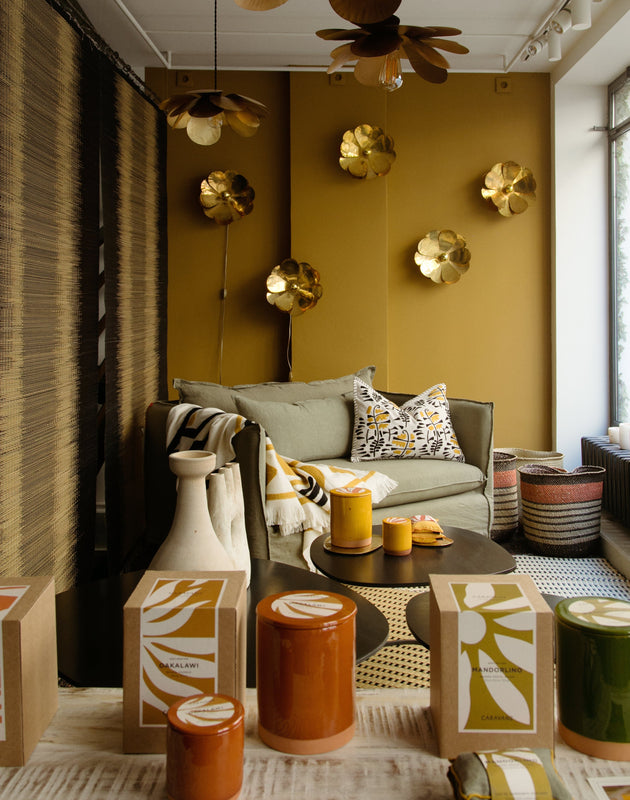 Luminaires muraux dorés en forme de fleur