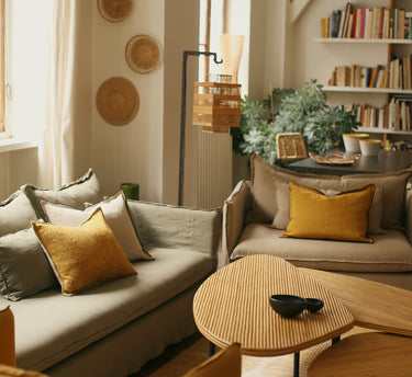 Loveseat Holi