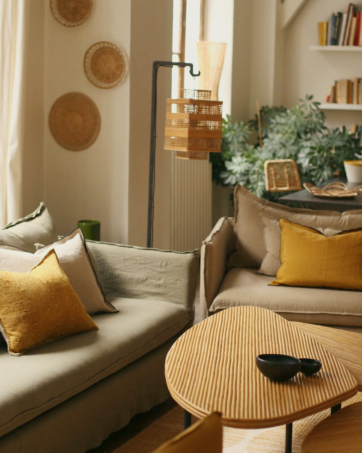 Loveseat Holi