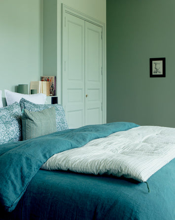 Un lit bleu printanier