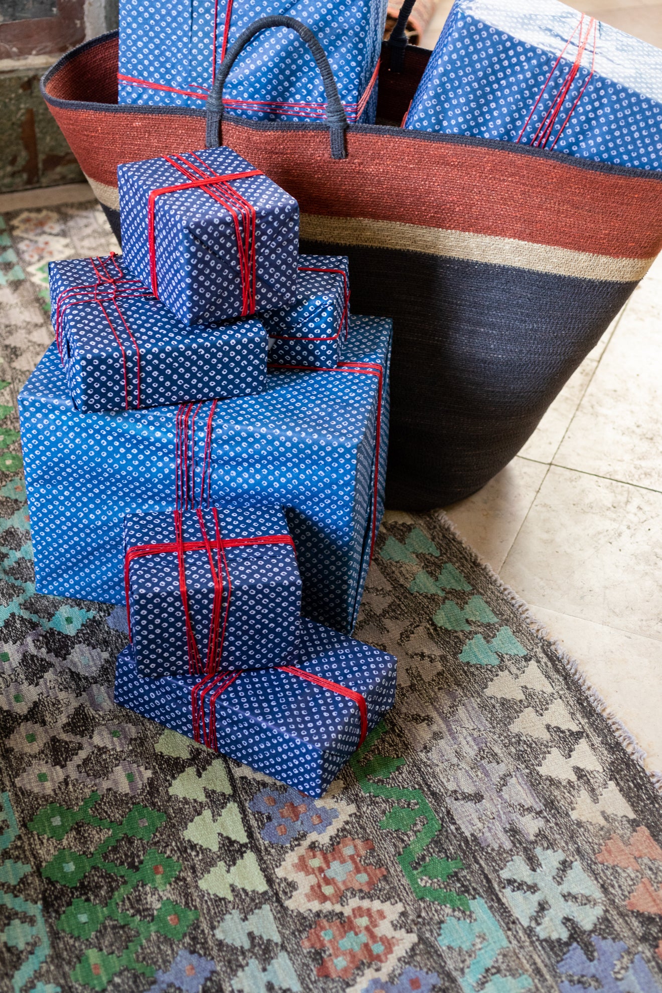 Gift-wrapping kit