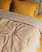 Linge de lit avec des imprimés floraux