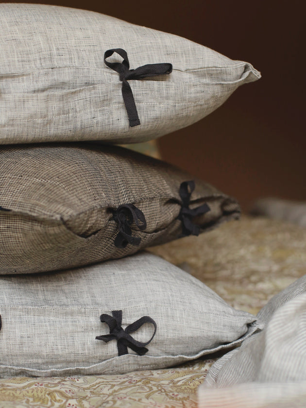 Délicates petites housses de coussin fil à fil à nouettes en lin lavé en 3 teintes