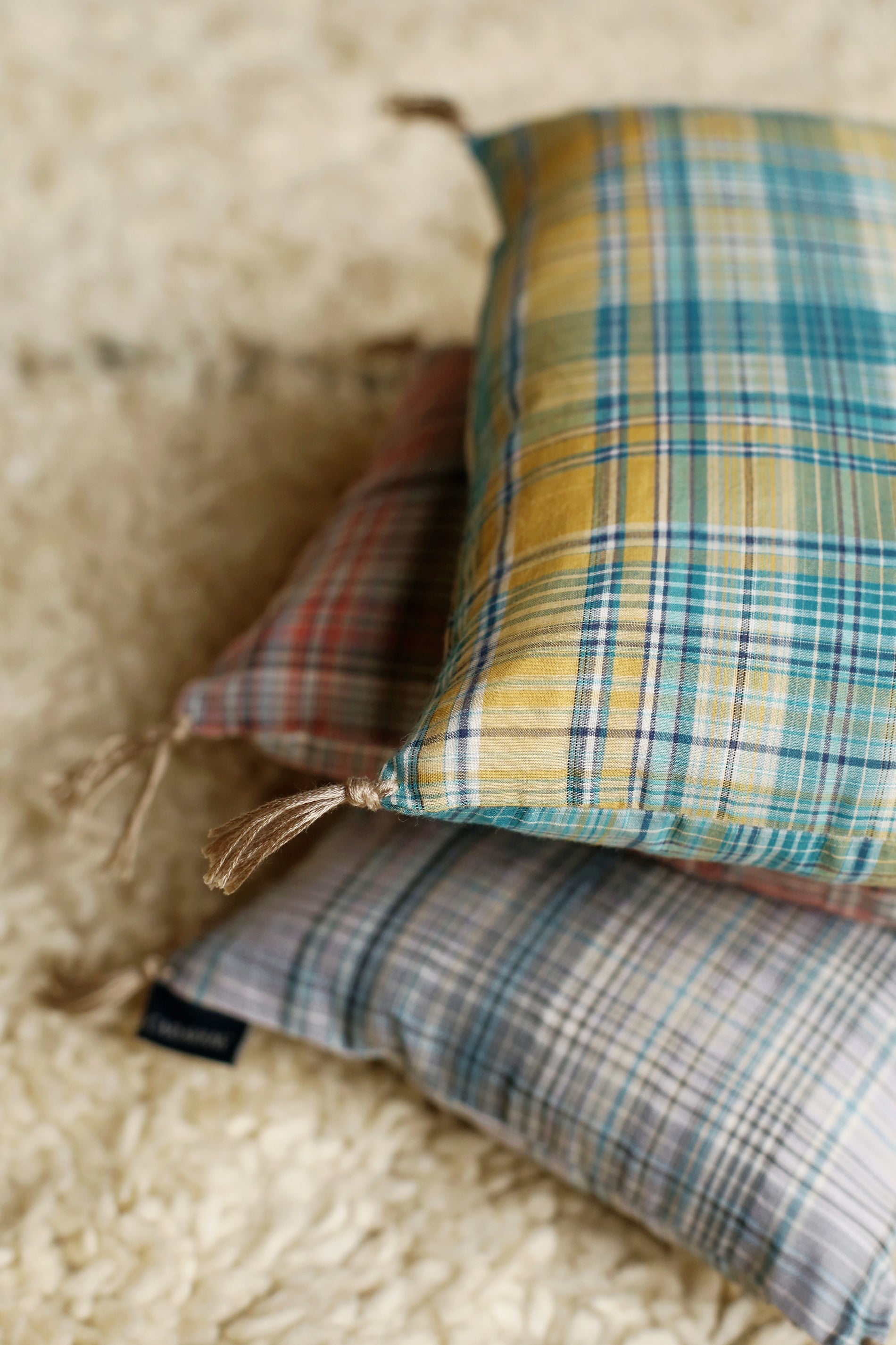 Petits coussins à carreaux en lin lavé 