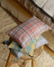 Petits coussins en lin lavé à carreaux pour la tête