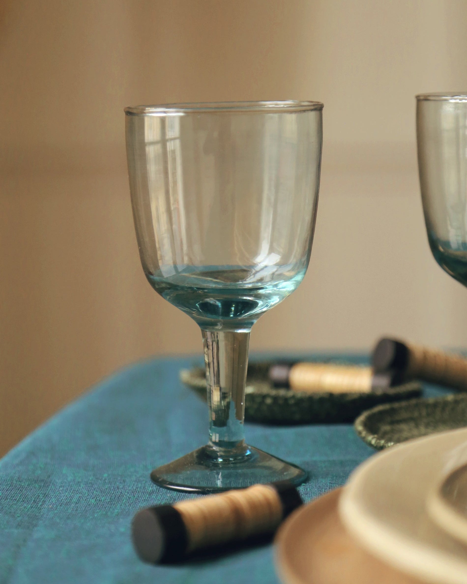 Set of 4 Hera stemmed glasses