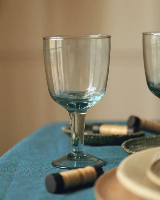 Set of 4 Hera stemmed glasses