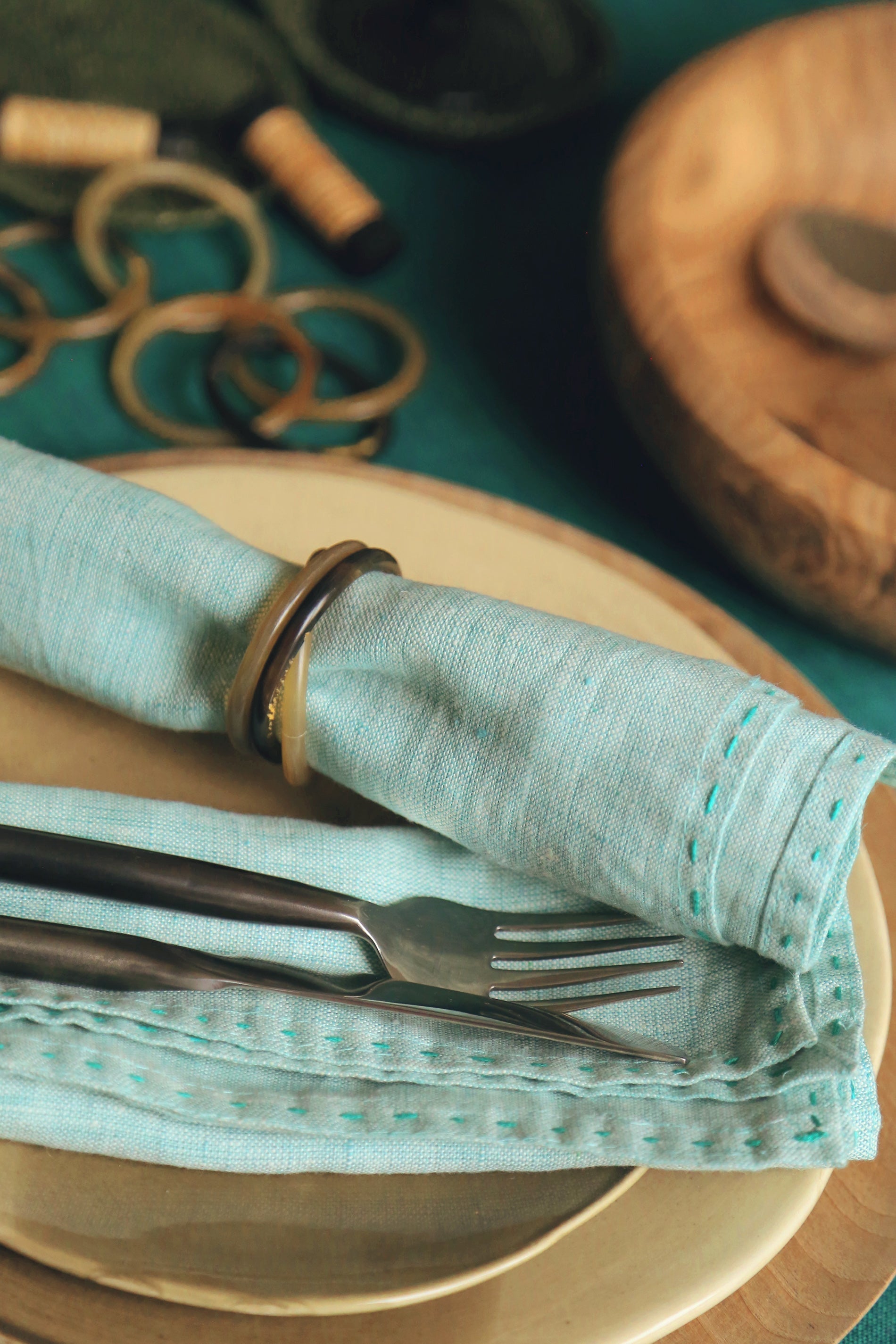 Inspiration art de la table avec des serviettes bleues