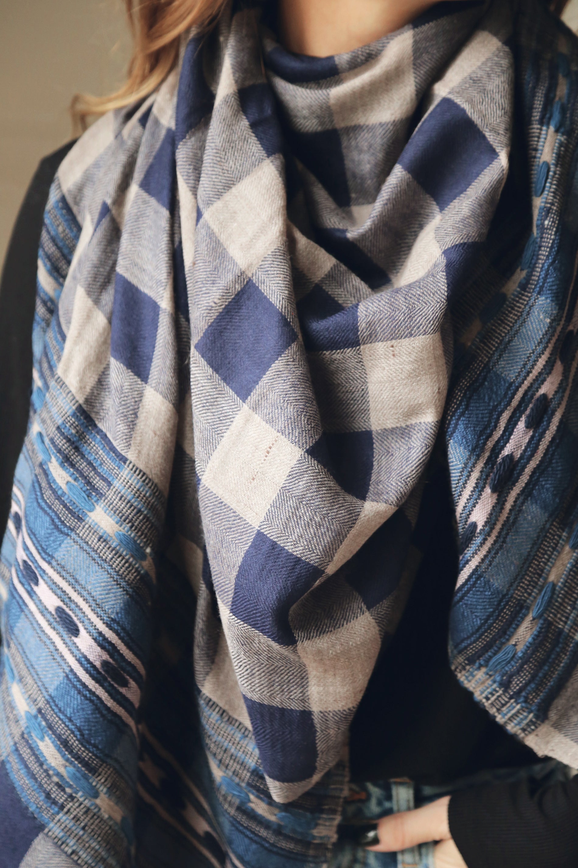Echarpe en laine de yack et pashmina carreaux bleus
