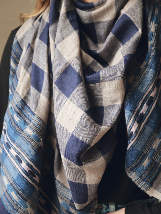 Echarpe en laine de yack et pashmina carreaux bleus