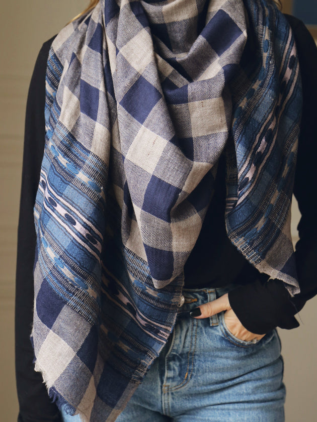 Châle en laine de yack et pashmina à carreaux bleus