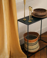 Console en acier brut noir pour votre salon