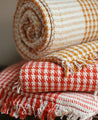 Pied de poule sofa cover