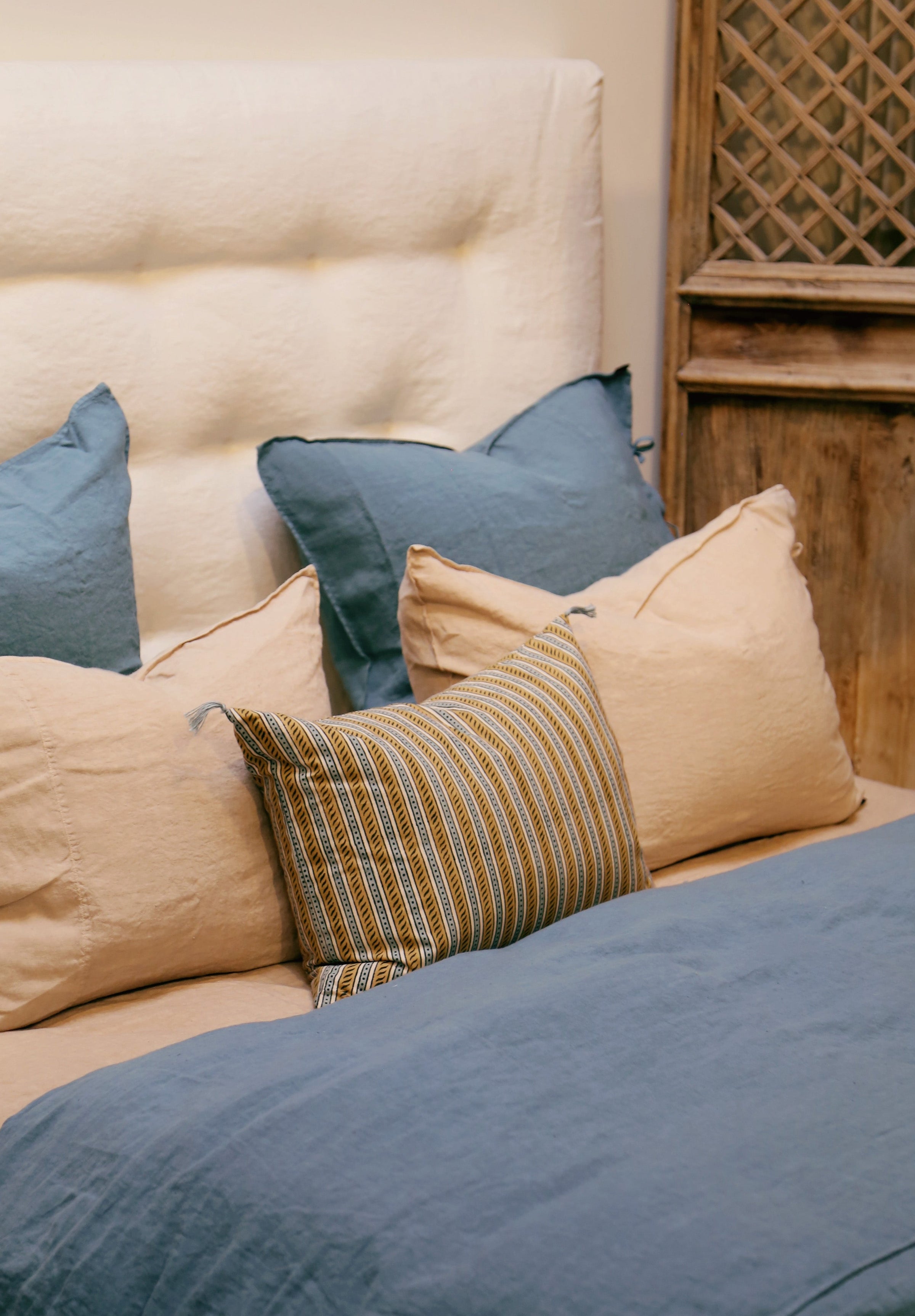 Housse de coussin rectangulaire à rayures en coton Raana