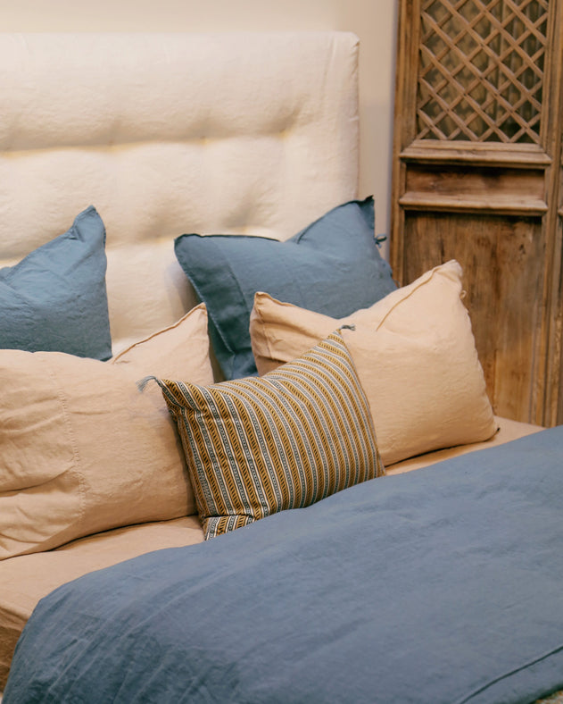 Housse de coussin rectangulaire à rayures en coton Raana