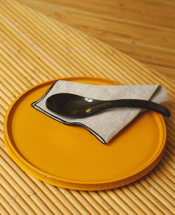 Cuillère de service noire façon japonaise