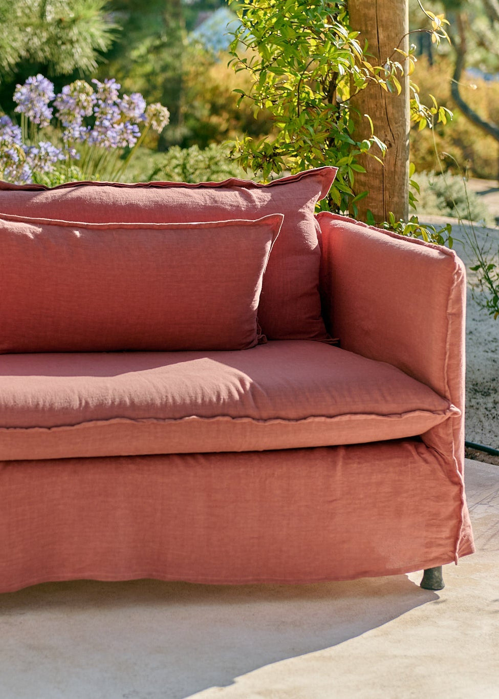 Loveseat Holi