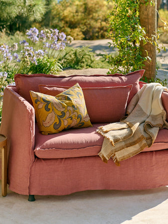 Loveseat Holi