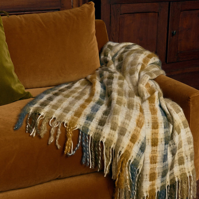 Mukhir Throw