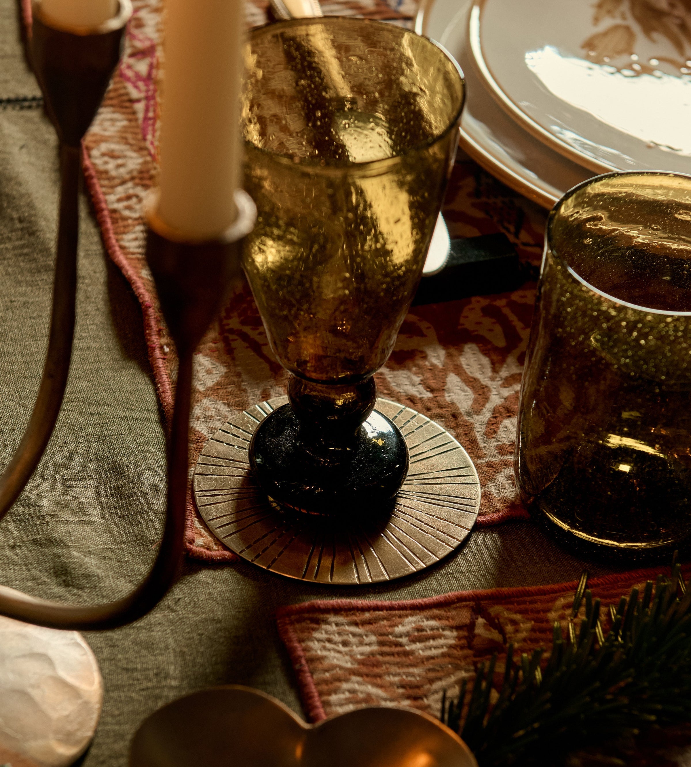 Set of 4 Nile stemmed glasses