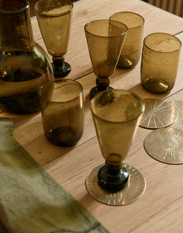 Lot de 4 verres à pied en verre ambré Lot de 4 verres à pied en verre ambré