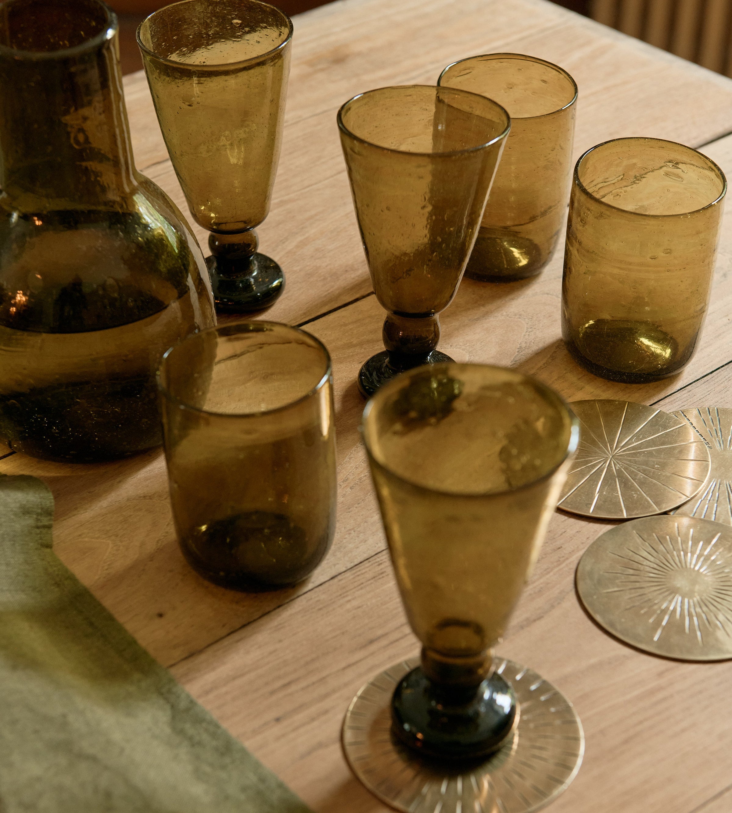 Set of 4 Nile stemmed glasses