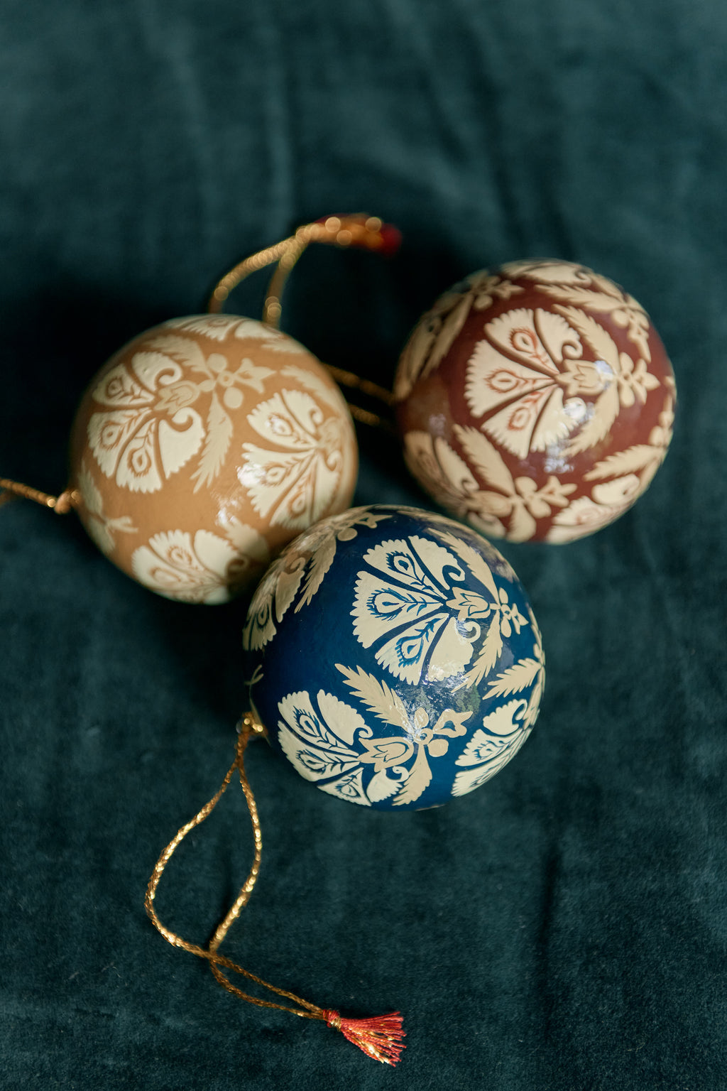 Set de 3 boules Zahor en papier maché peint - Caravane