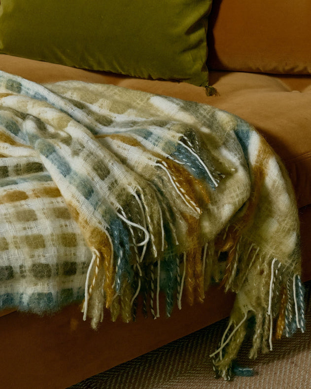 Mukhir Throw