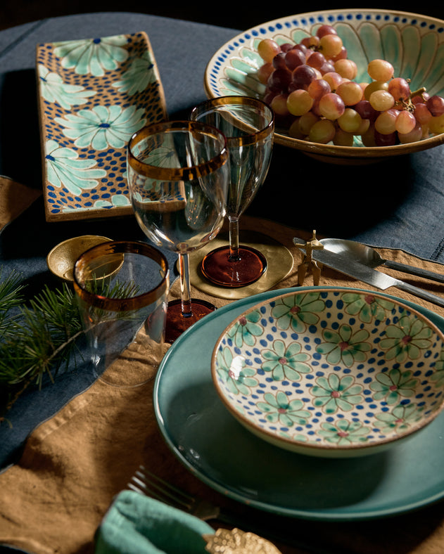 Cleo cake dish