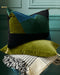 Housse de coussin en velours lavé Orion en patchwork.