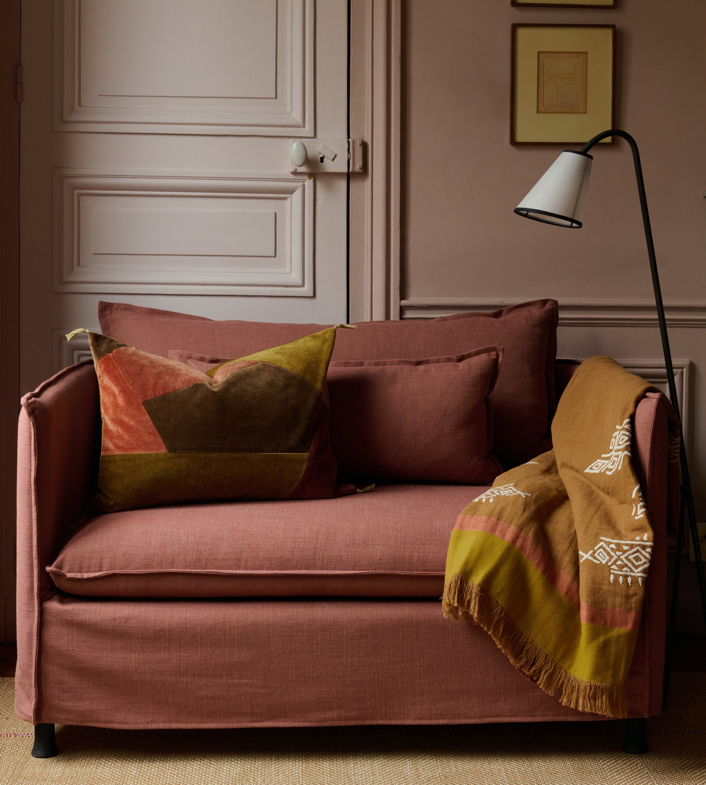 Holi Loveseat 