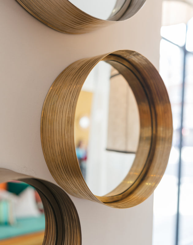 Pati Mirror