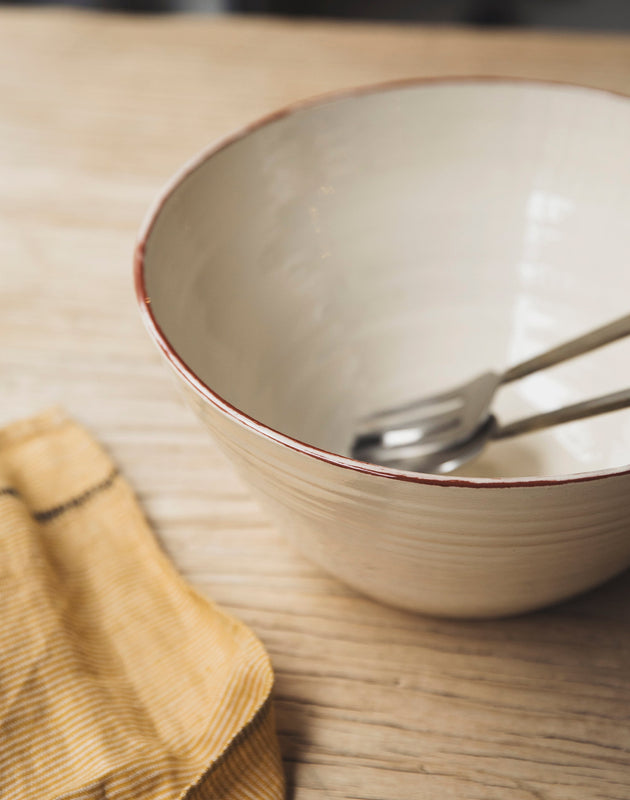 Saladier en argile blanc : art de la table