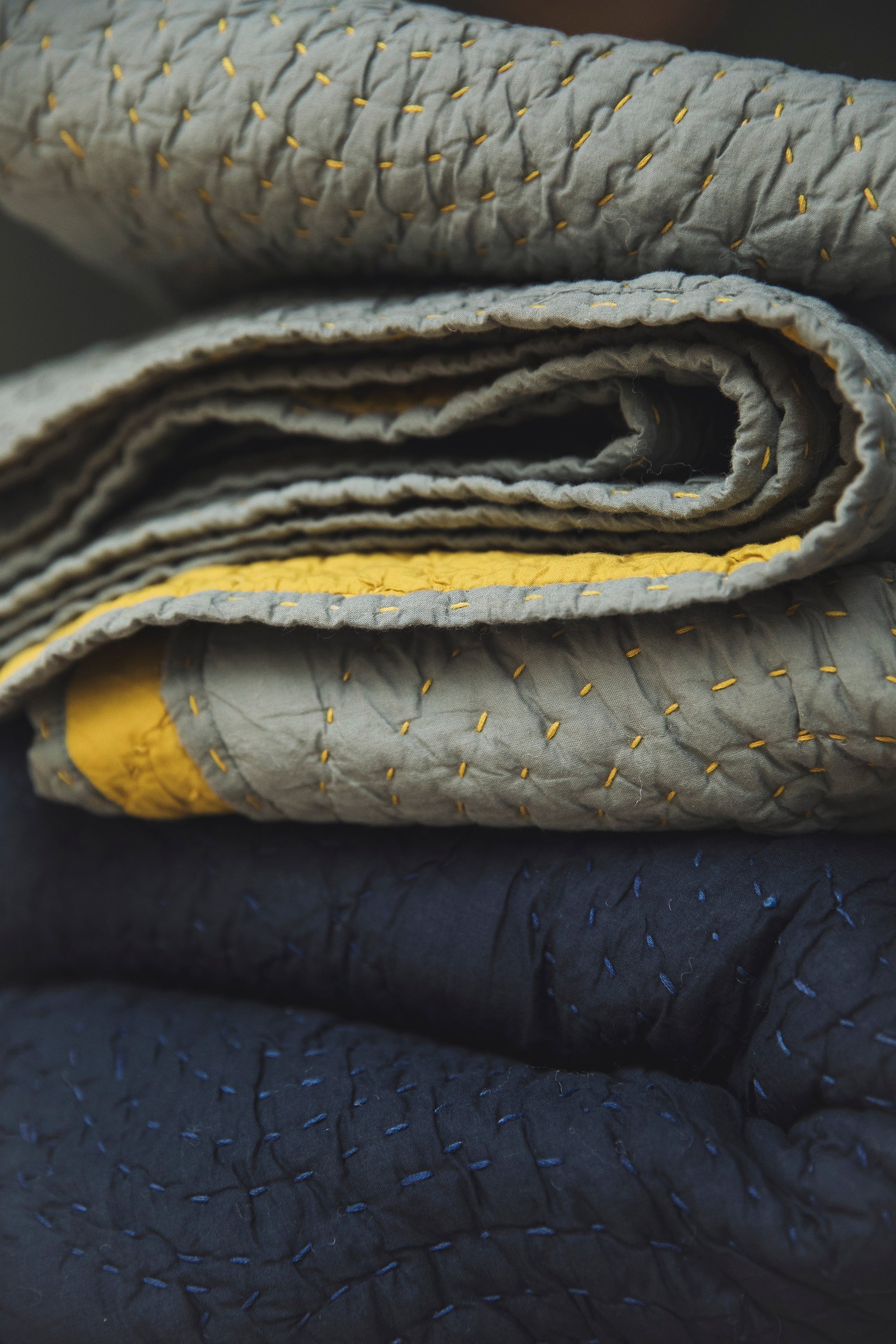 Linge de lit : couvre-lit avec surpiqure