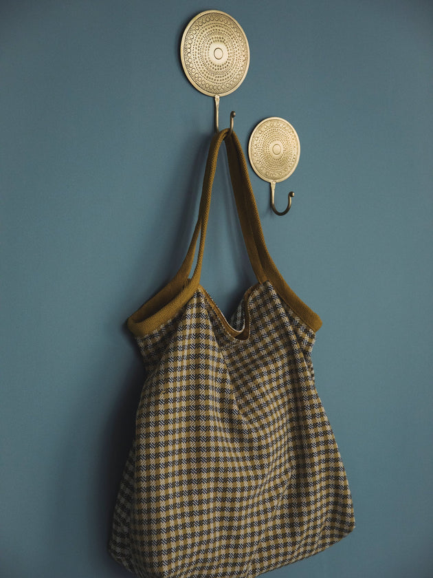 Patère murale en laiton doré Hamae