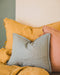 Petite housse de coussin Fil à fil Sarta Glacier en lin lavé