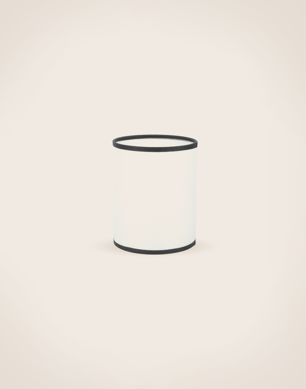 Abat-jour Lory en papier blanc et contours noirs